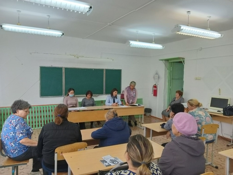 Родительское собрание: встреча со специалистами.